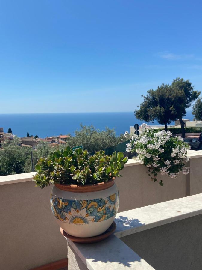Villa Centaurea Apartment With Private Parking Taormina Ngoại thất bức ảnh